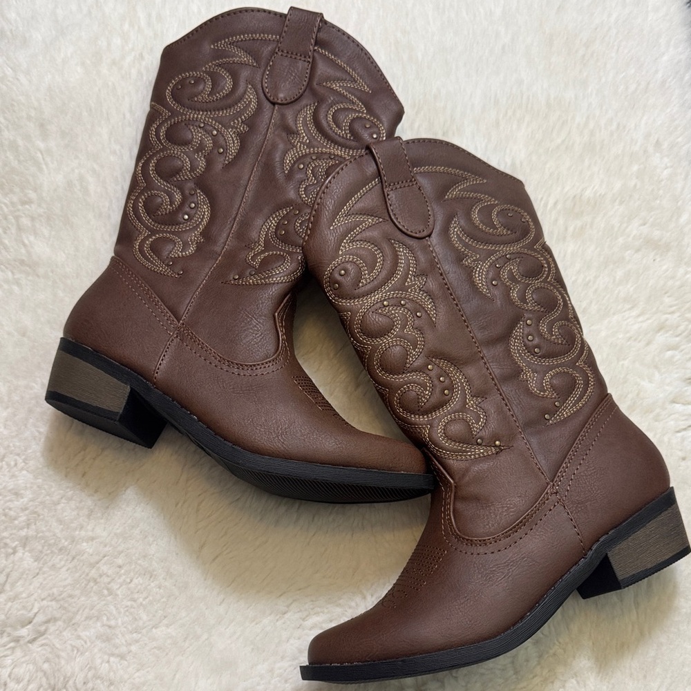 Kids size 2 Unisex Brown Western Embroidered Boots